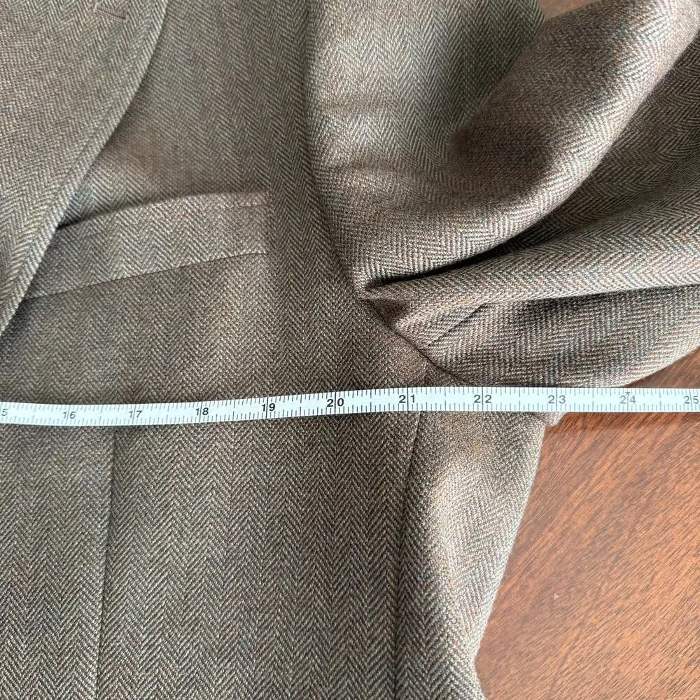 Turnbury Brown Herringbone Wool Casual Sport Coat - NWT - Size Large